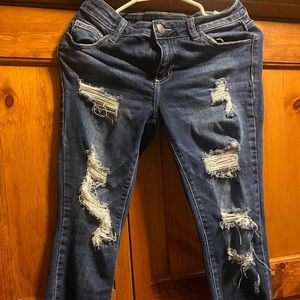 Adorable Cello distressed jeans